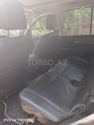Mitsubishi Pajero 2008, 145,000 km - 3.0 l - Qobustan