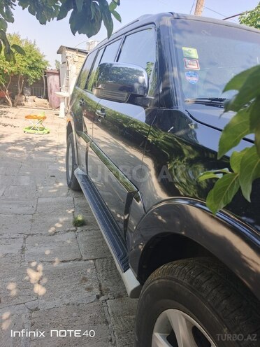 Mitsubishi Pajero 2008, 145,000 km - 3.0 l - Qobustan