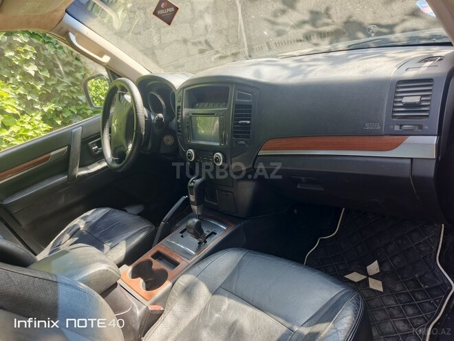 Mitsubishi Pajero 2008, 145,000 km - 3.0 l - Qobustan