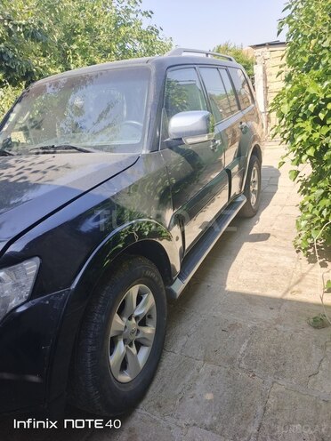 Mitsubishi Pajero 2008, 145,000 km - 3.0 l - Qobustan