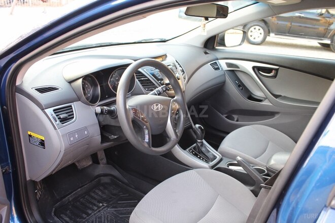 Hyundai Elantra 2015, 129,600 km - 1.8 l - Bakı