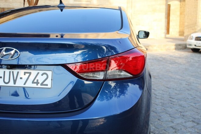 Hyundai Elantra 2015, 129,600 km - 1.8 l - Bakı