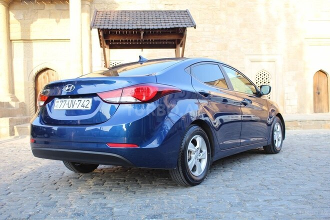 Hyundai Elantra 2015, 129,600 km - 1.8 l - Bakı