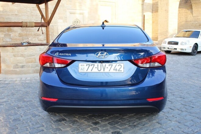 Hyundai Elantra 2015, 129,600 km - 1.8 l - Bakı