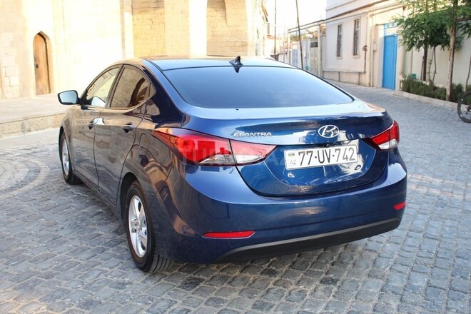 Hyundai Elantra 2015, 129,600 km - 1.8 l - Bakı
