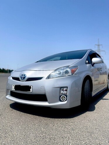 Toyota Prius-7