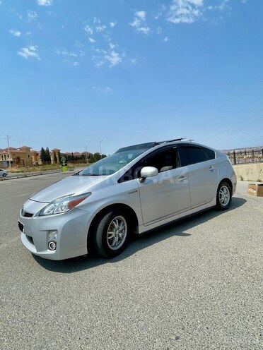 Toyota Prius-8
