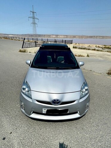 Toyota Prius-5