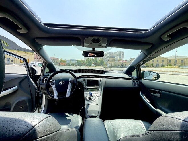 Toyota Prius-3