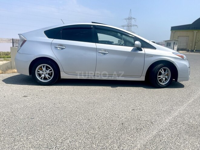 Toyota Prius-11