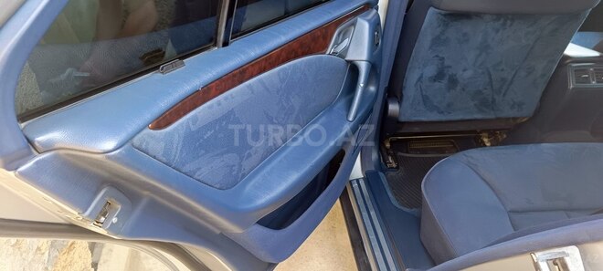 Mercedes E 240 1997, 482,059 km - 2.4 l - Bakı
