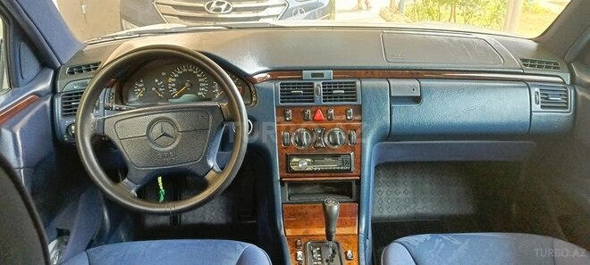 Mercedes E 240 1997, 482,059 km - 2.4 l - Bakı
