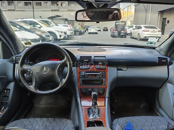 Mercedes C 180 2002, 421,318 km - 1.8 l - Bakı