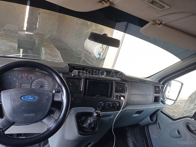 Ford Transit 2009, 551,430 km - 2.4 l - Salyan