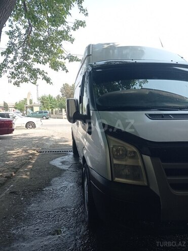 Ford Transit 2009, 551,430 km - 2.4 l - Salyan