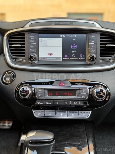 Kia Sorento-13