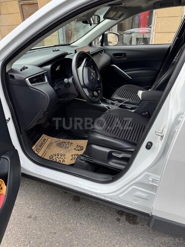 Toyota Corolla Cross 2024, 24,000 km - 2.0 л - Bakı