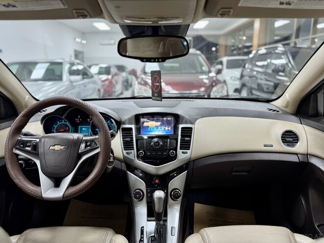 Chevrolet Cruze-24