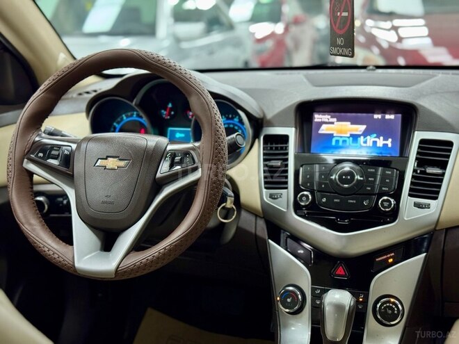 Chevrolet Cruze-15