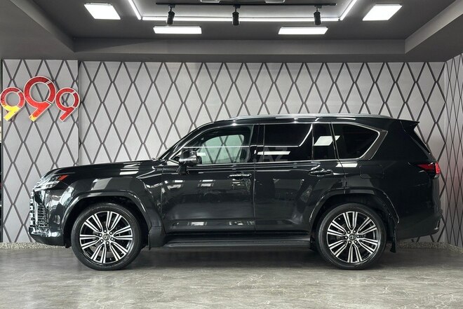 Lexus LX 600-4
