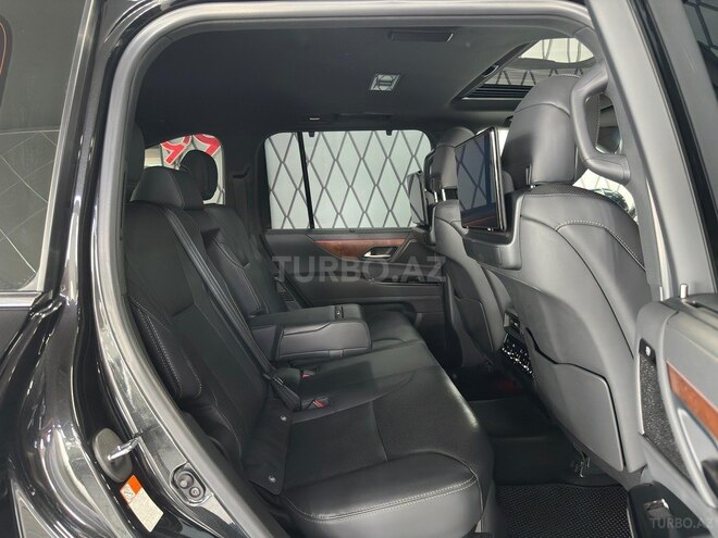 Lexus LX 600-12