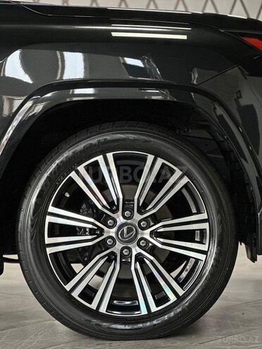 Lexus LX 600-16