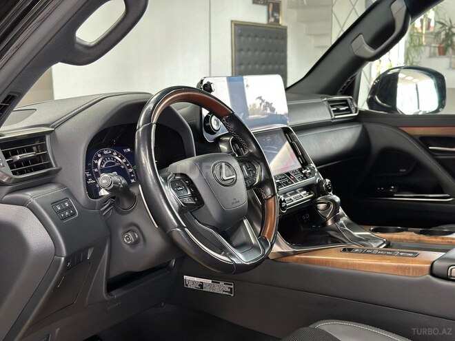 Lexus LX 600-8