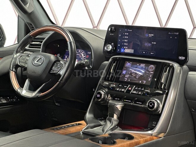 Lexus LX 600-10