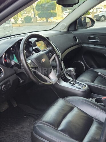 Chevrolet Cruze-16