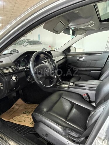 Mercedes E 250-9