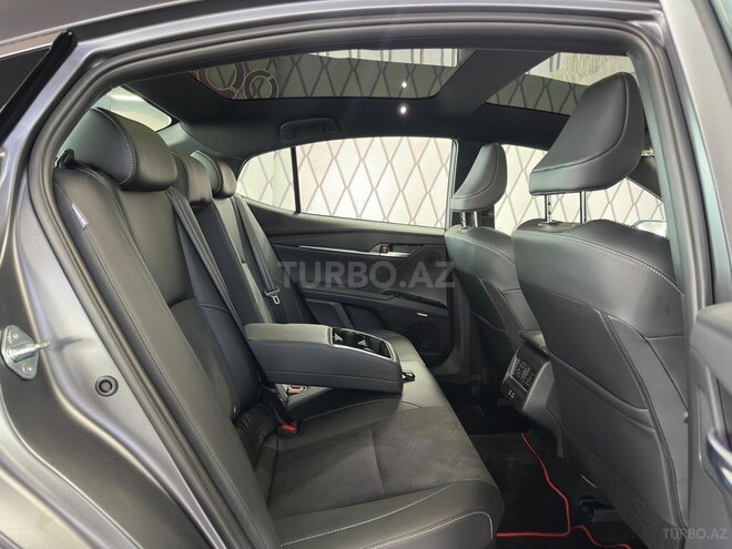 Toyota Camry-13