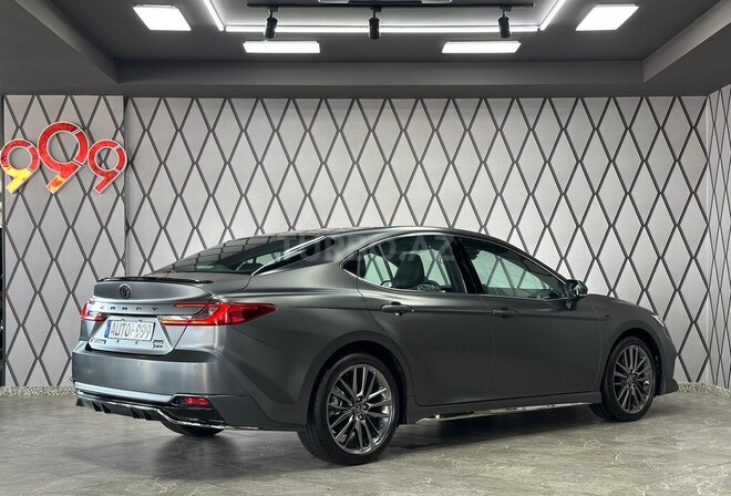 Toyota Camry-5