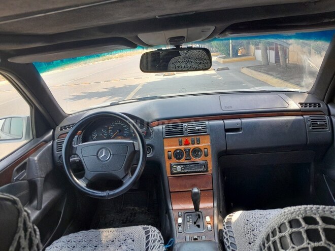 Mercedes E 290 1997, 320,000 km - 2.9 l - Bakı