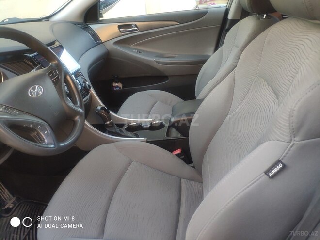 Hyundai Sonata-6