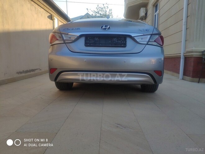 Hyundai Sonata-2