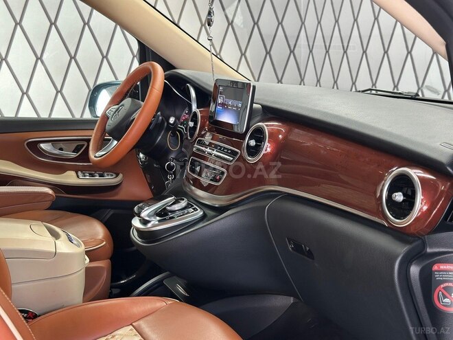 Mercedes V 250-8
