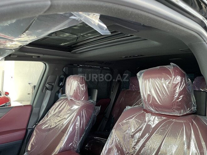 Lexus LX 500d-13