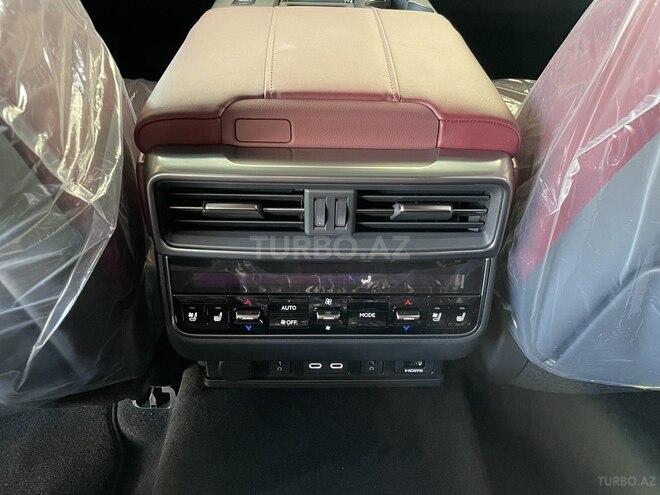 Lexus LX 500d-15