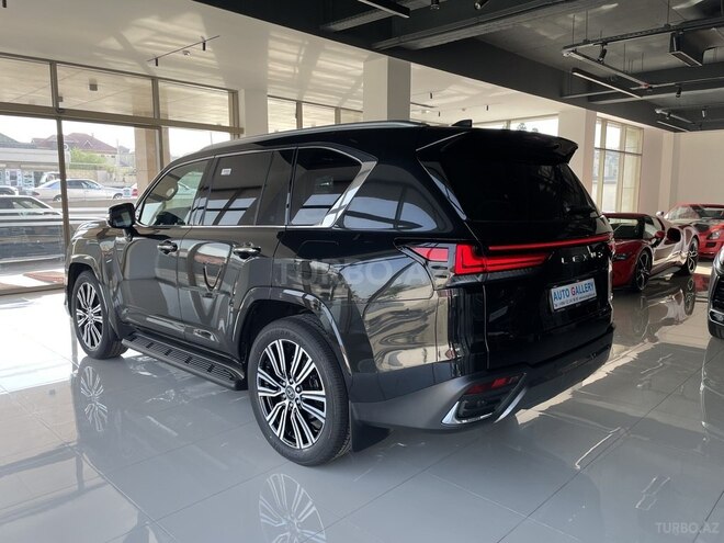 Lexus LX 500d-4