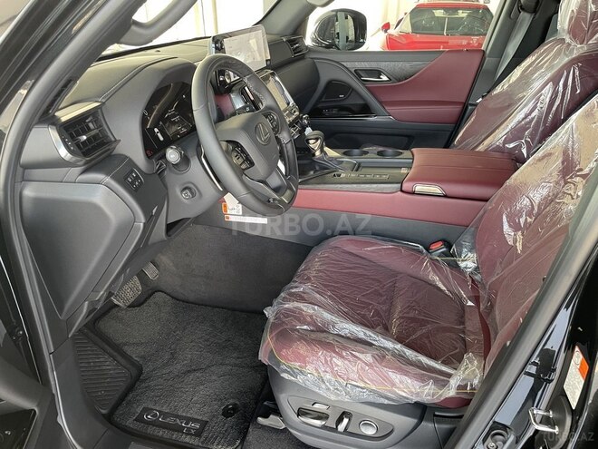 Lexus LX 500d-7