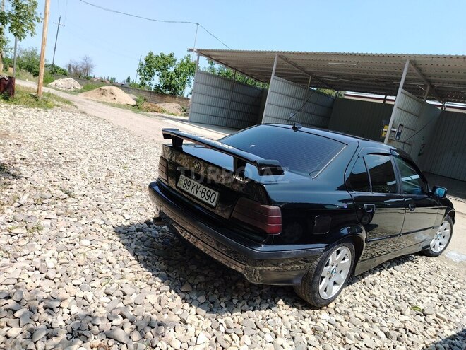 BMW 318 1993, 570,000 km - 1.8 l - Sumqayıt