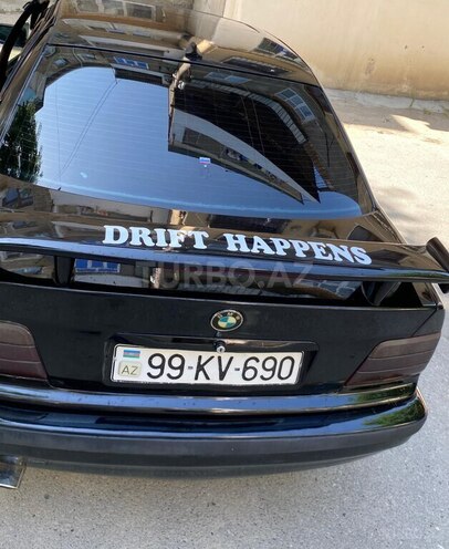 BMW 318 1993, 570,000 km - 1.8 l - Sumqayıt
