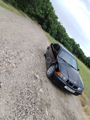 BMW 318 1993, 570,000 km - 1.8 l - Sumqayıt