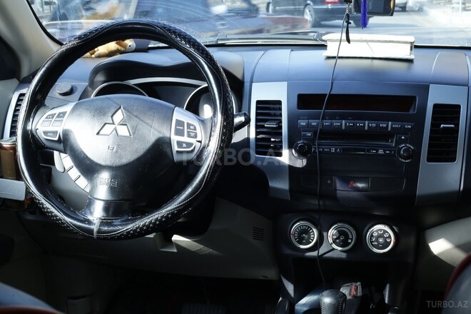 Mitsubishi Outlander 2009, 280,000 km - 3.0 л - Xaçmaz