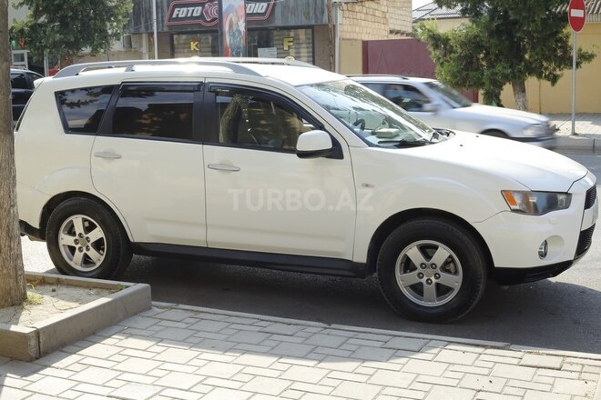 Mitsubishi Outlander 2009, 280,000 km - 3.0 л - Xaçmaz