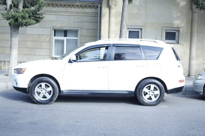 Mitsubishi Outlander 2009, 280,000 km - 3.0 л - Xaçmaz