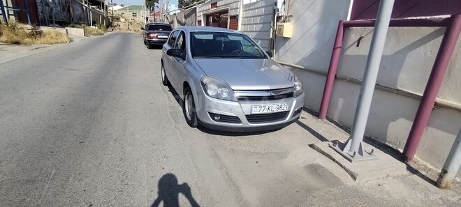Opel Astra 2004, 180,000 km - 1.4 l - Bakı