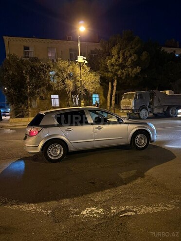 Opel Astra 2004, 180,000 km - 1.4 l - Bakı
