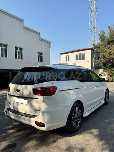 Kia Carnival-6