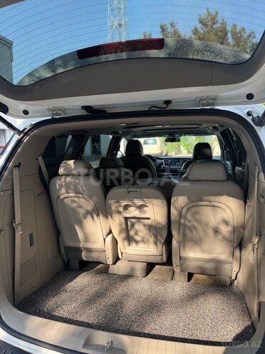 Kia Carnival-11
